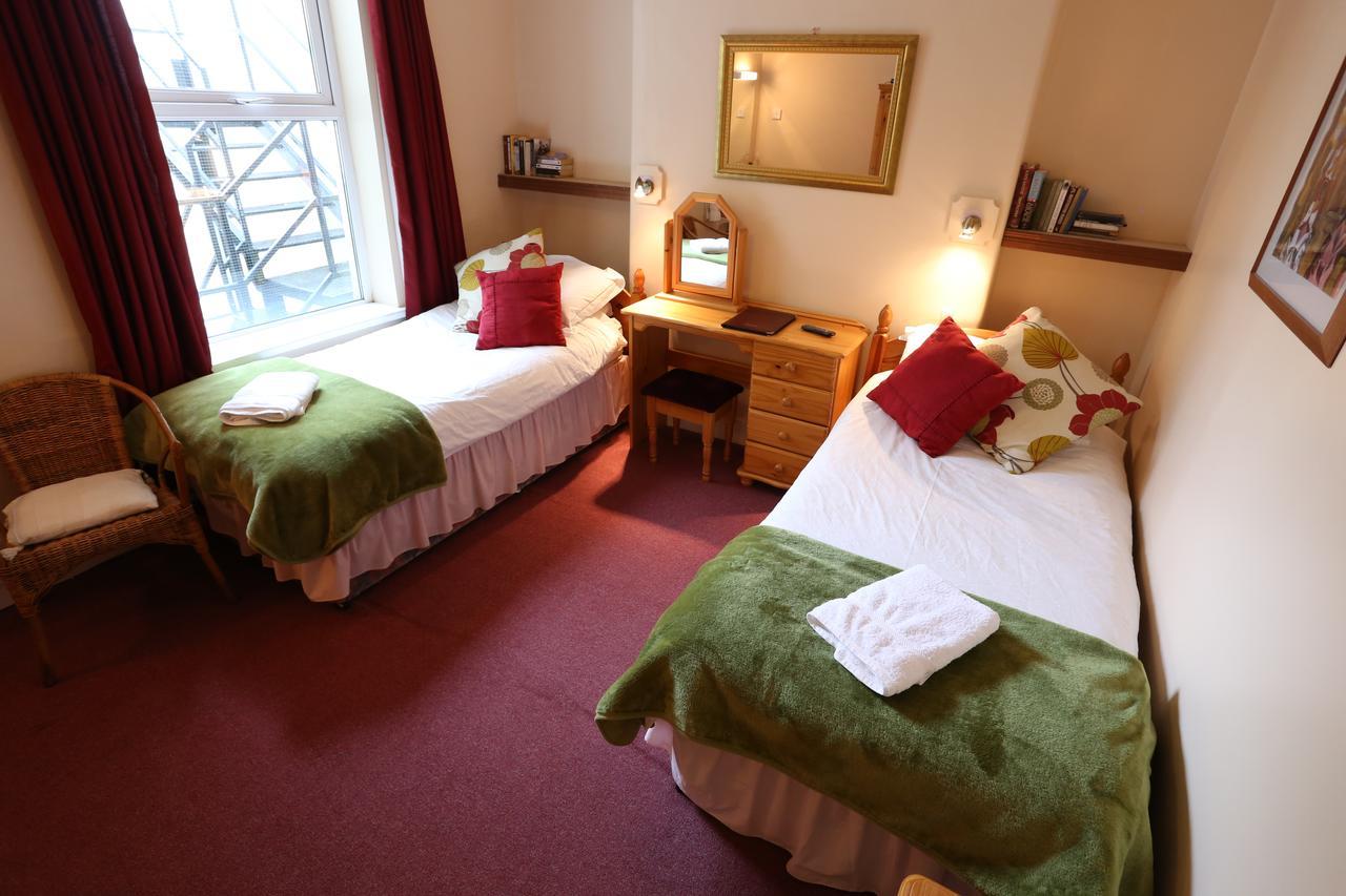 An Caislean Guest House Ballycastle Extérieur photo