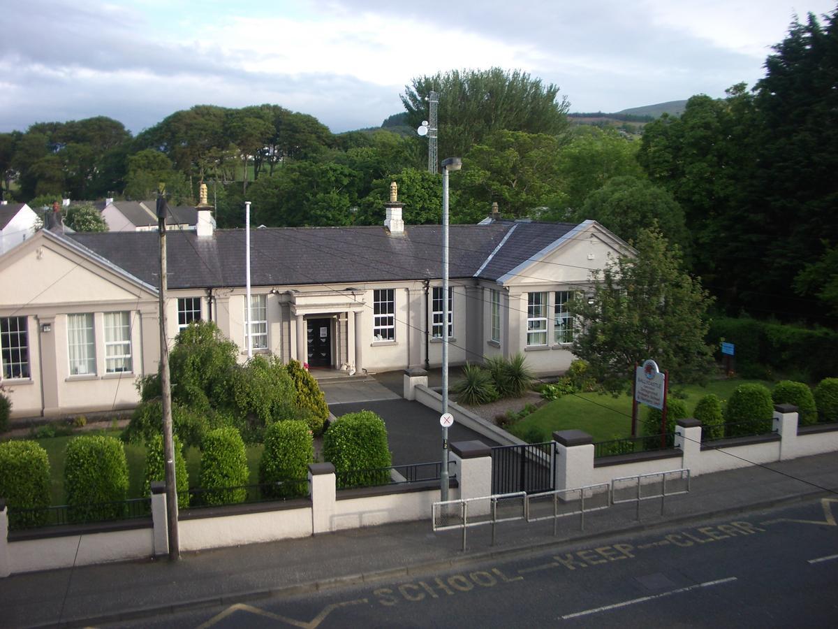 An Caislean Guest House Ballycastle Extérieur photo