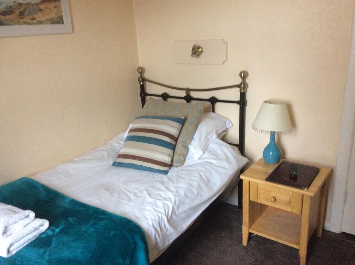 An Caislean Guest House Ballycastle Extérieur photo